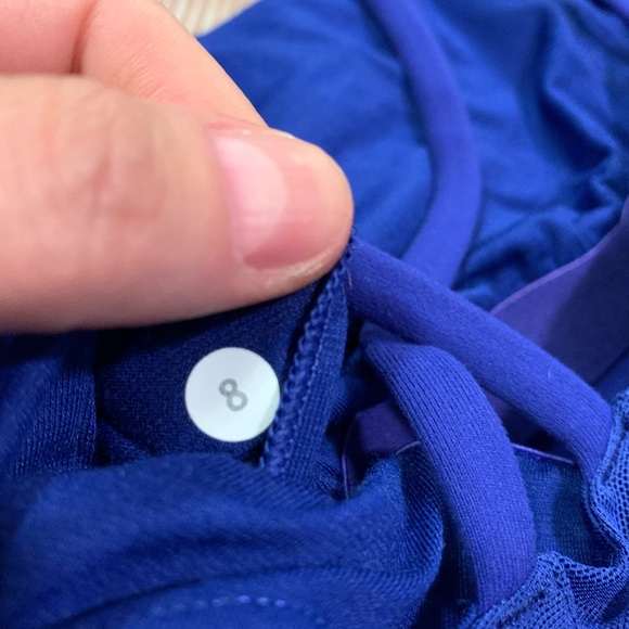 Lululemon exquisite mesh tank 8 EUC - Picture 6 of 10